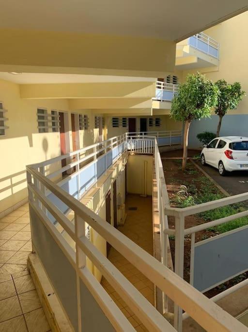 Petit Prix Et Grand Confort A Saint Gilles Les Bains Dış mekan fotoğraf