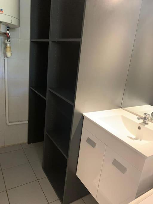 Petit Prix Et Grand Confort A Saint Gilles Les Bains Dış mekan fotoğraf